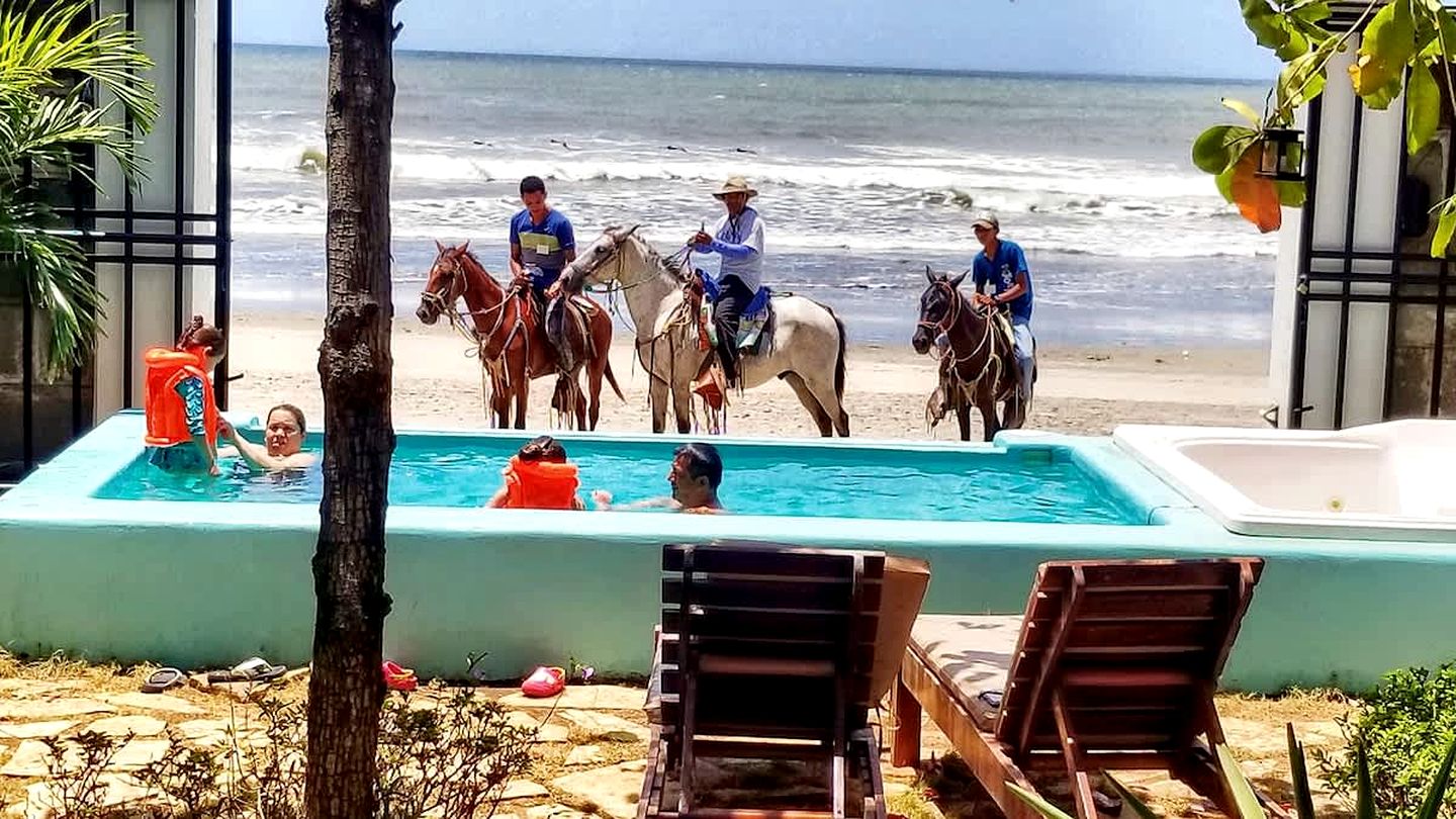 Beautiful Casita by the Beach for an Unforgettable Getaway in Pochomil, Nicaragua