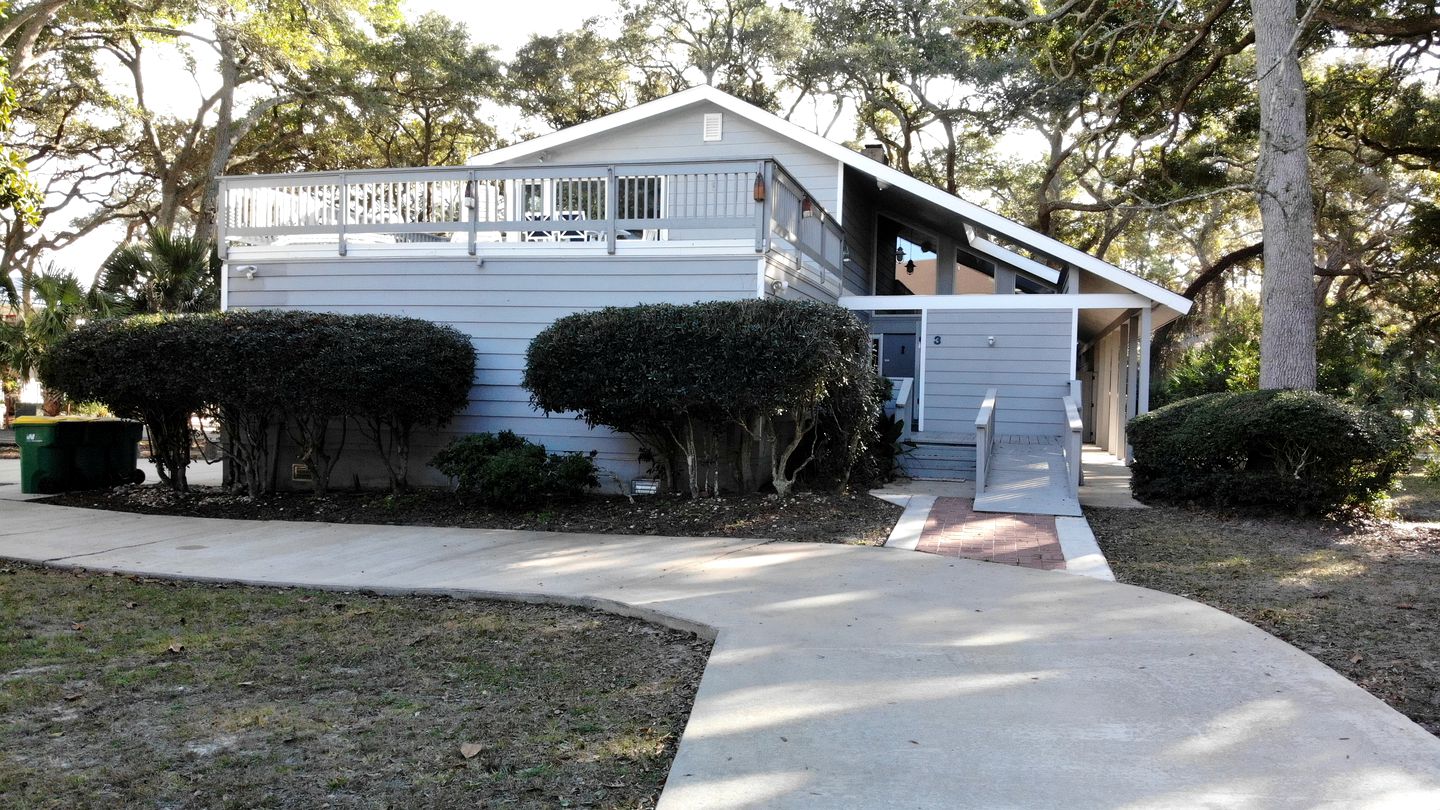 Beachfront House Fabulous for Groups and Water Activities in Jekyll Island, Georgia