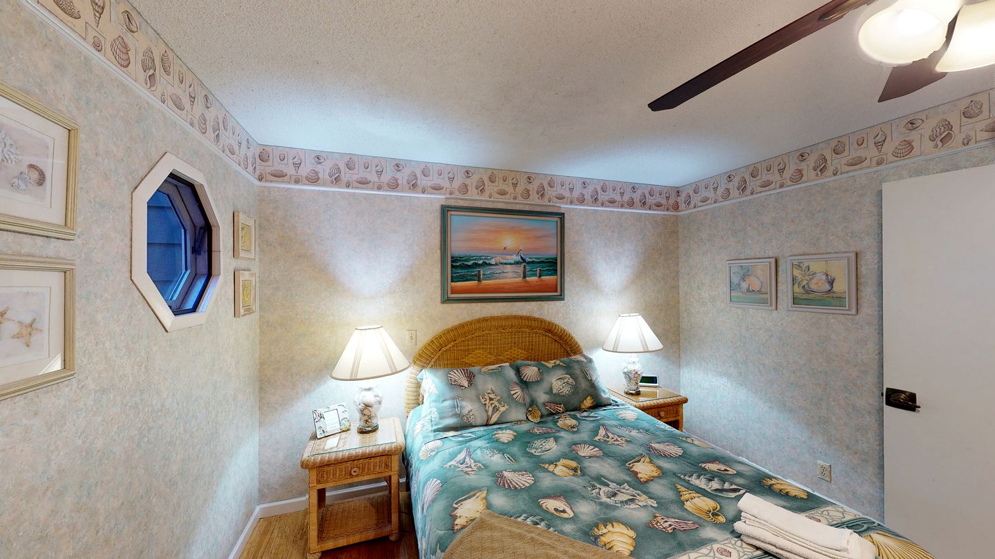 Beachfront House Fabulous for Groups and Water Activities in Jekyll Island, Georgia
