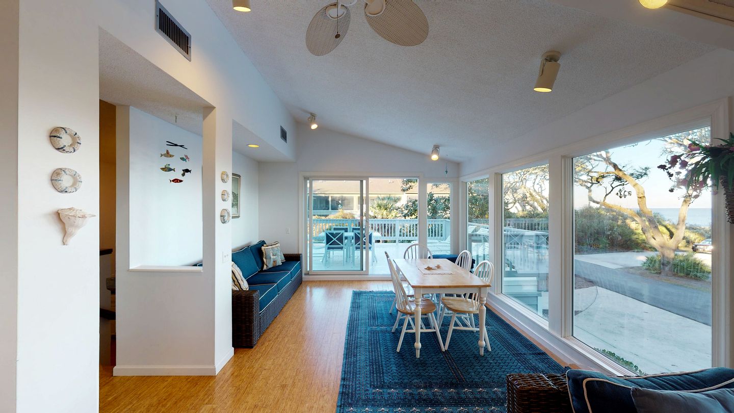 Beachfront House Fabulous for Groups and Water Activities in Jekyll Island, Georgia