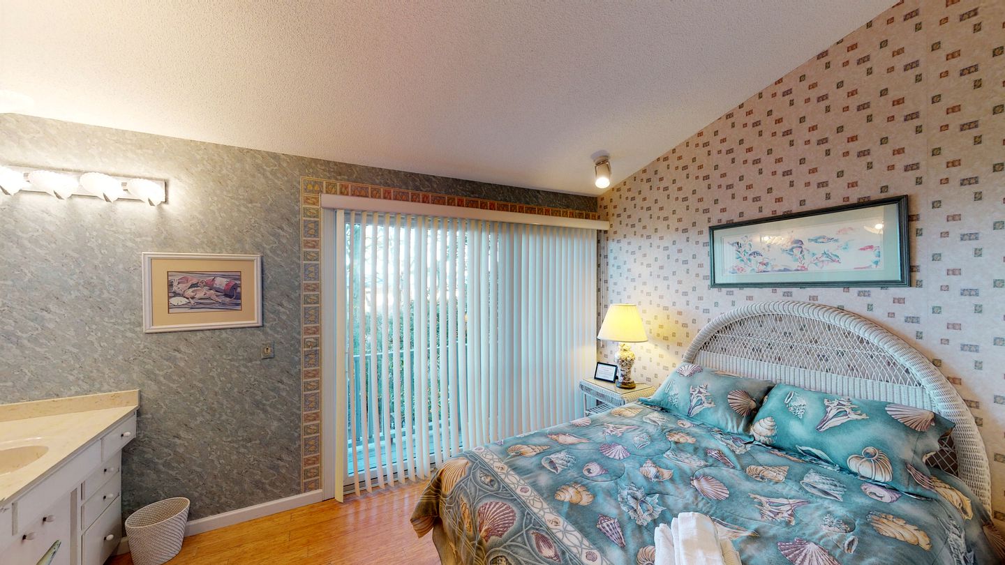 Beachfront House Fabulous for Groups and Water Activities in Jekyll Island, Georgia