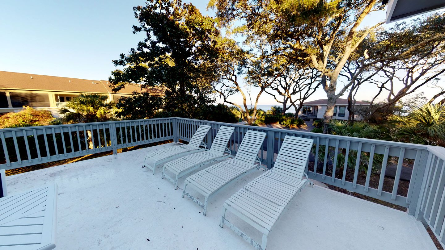 Beachfront House Fabulous for Groups and Water Activities in Jekyll Island, Georgia