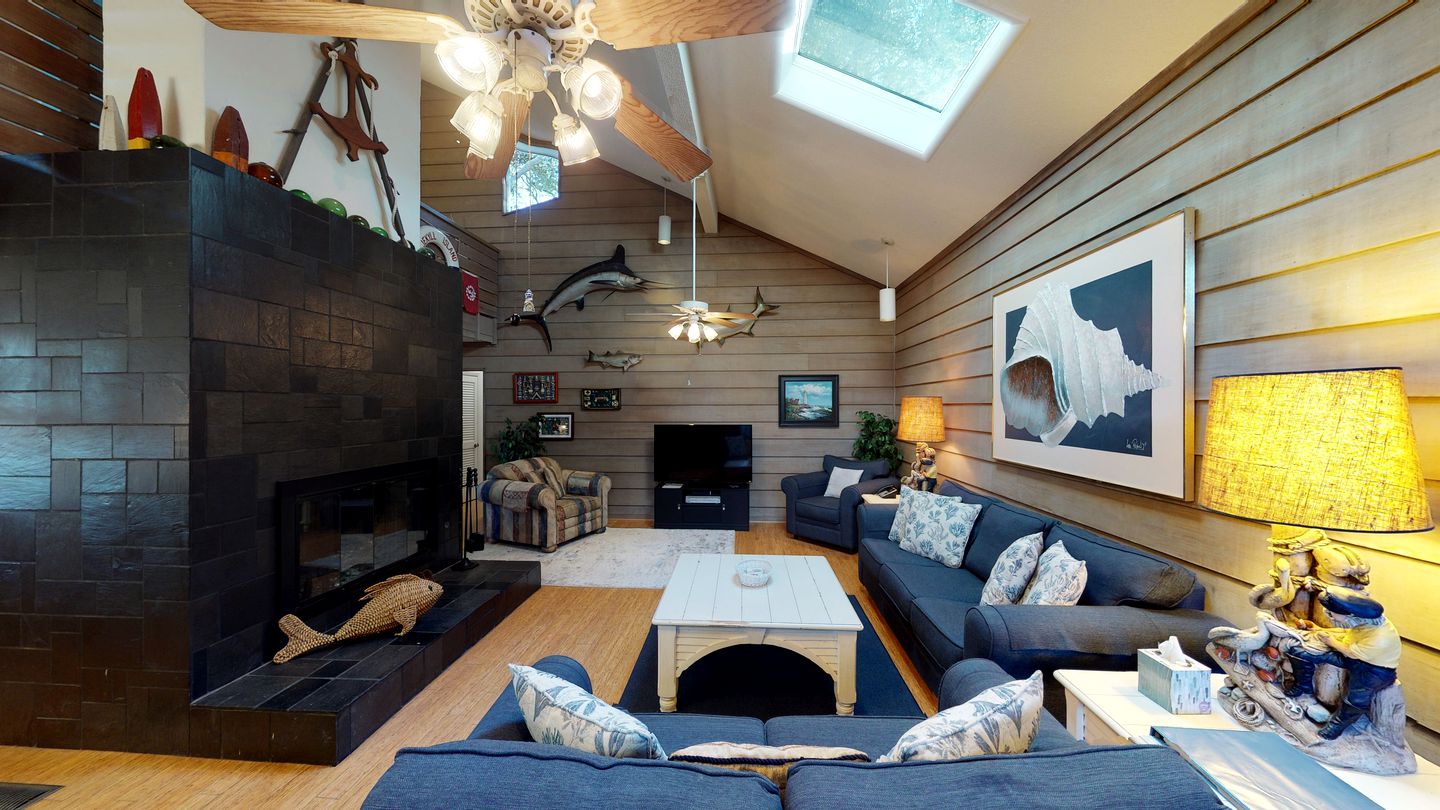 Beachfront House Fabulous for Groups and Water Activities in Jekyll Island, Georgia
