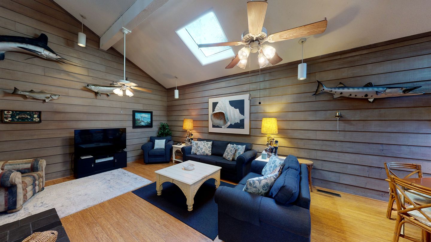 Beachfront House Fabulous for Groups and Water Activities in Jekyll Island, Georgia