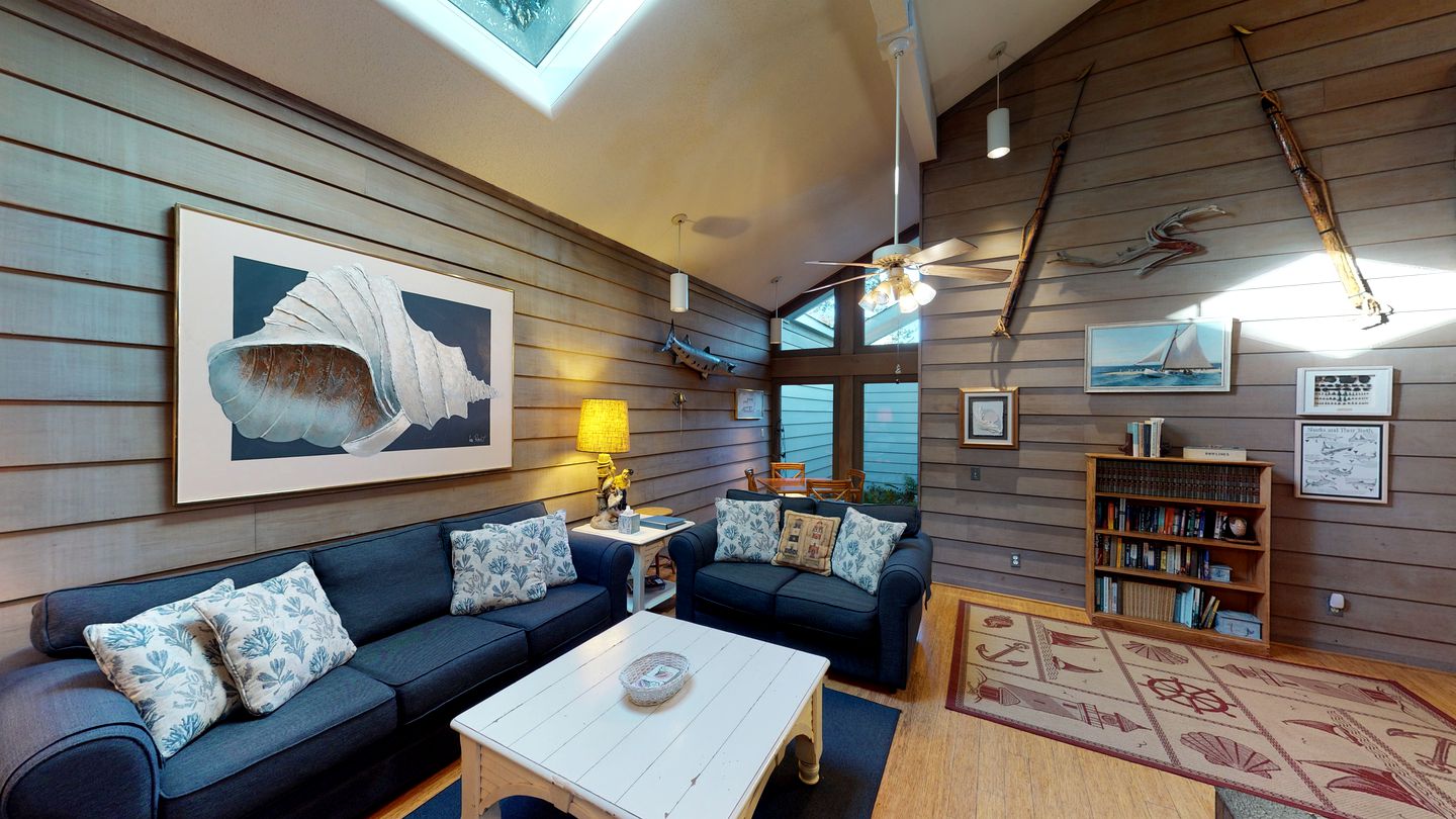 Beachfront House Fabulous for Groups and Water Activities in Jekyll Island, Georgia