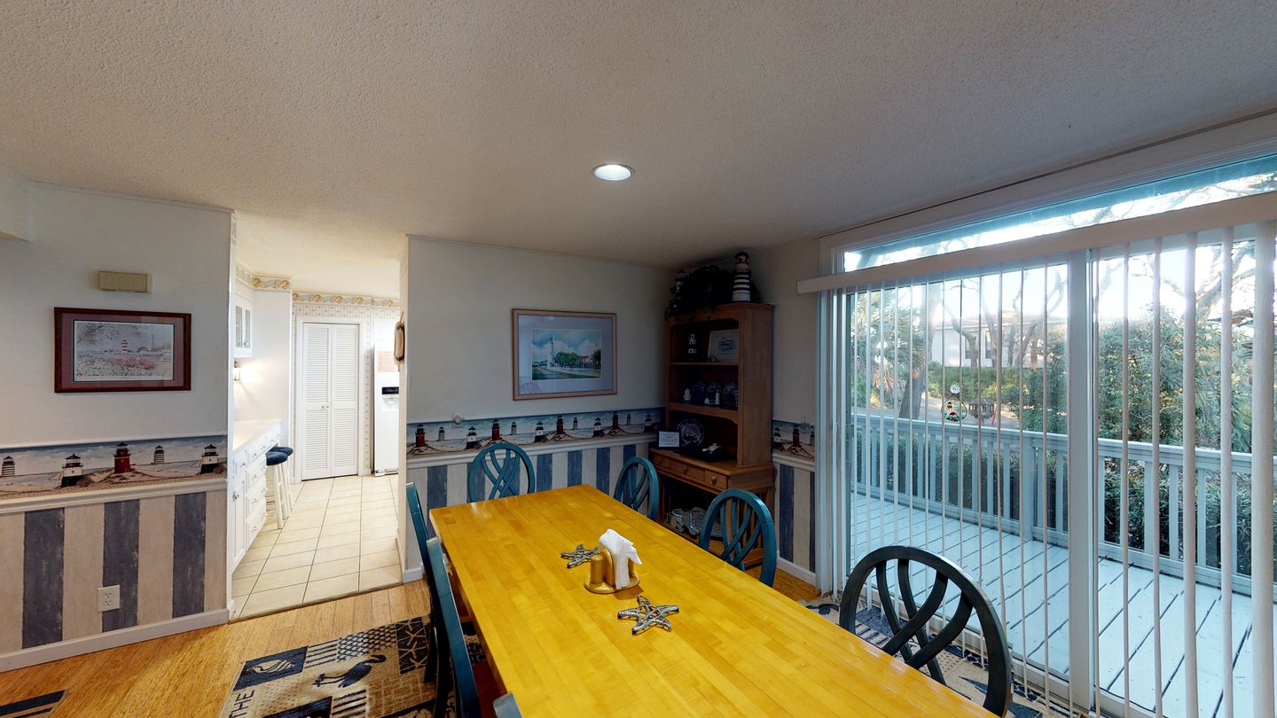 Beachfront House Fabulous for Groups and Water Activities in Jekyll Island, Georgia