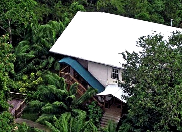 Cottages (Isla Bastimentos, Bocas del Toro, Panama)