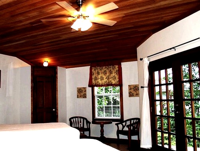 Cottages (Isla Bastimentos, Bocas del Toro, Panama)