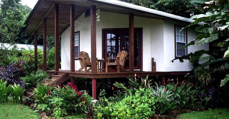 Cottages (Isla Bastimentos, Bocas del Toro, Panama)