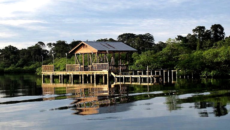 Cottages (Isla Bastimentos, Bocas del Toro, Panama)