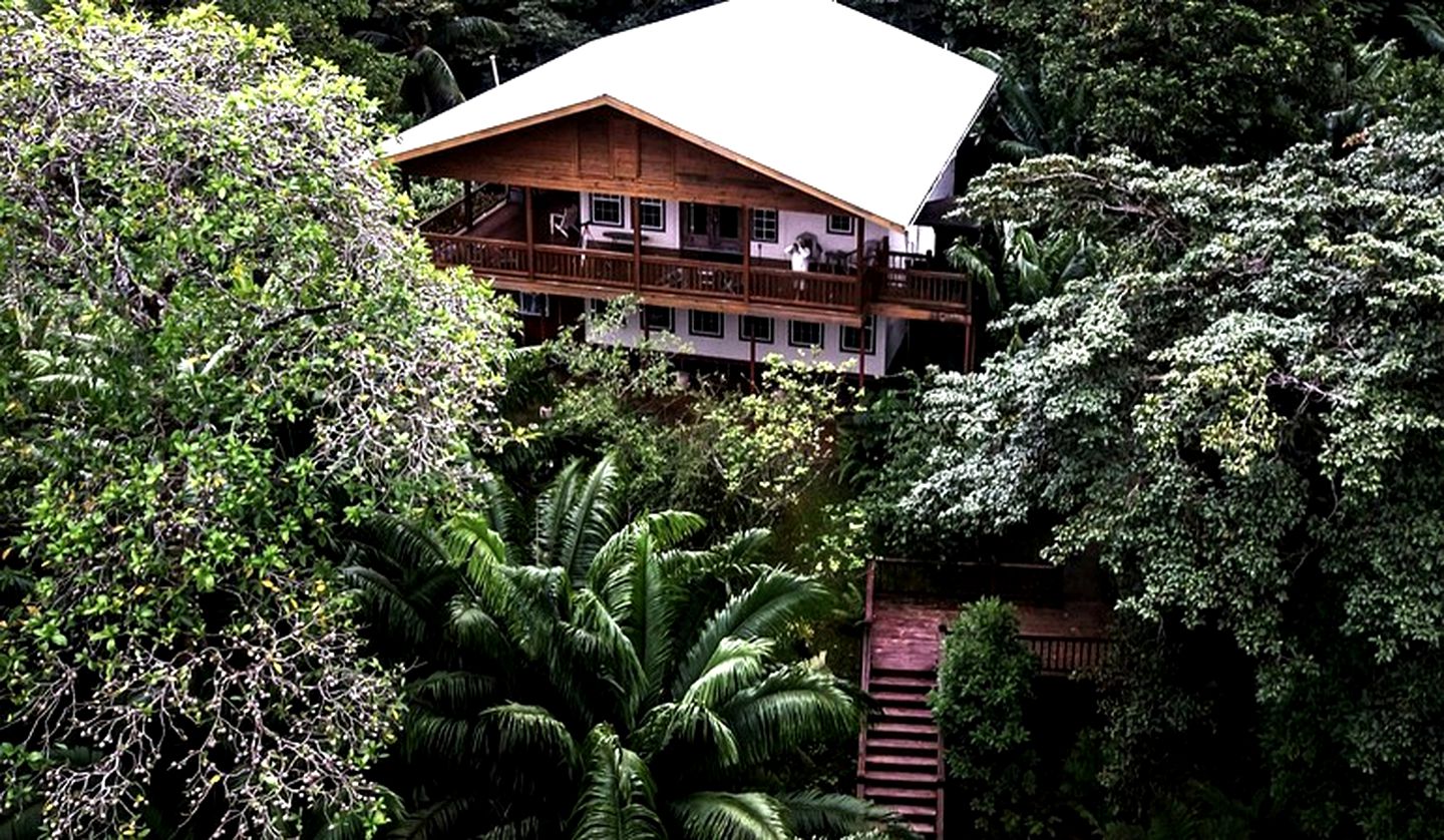 Ocean-View Cabanas in Bocas del Toro, Panama
