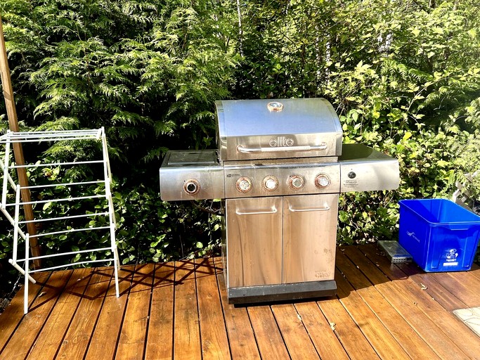 Vacation Rentals (Canada, --, --)