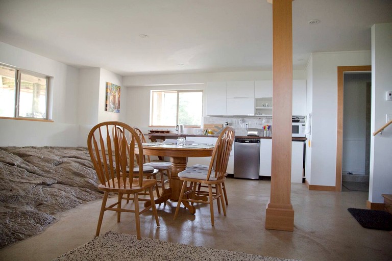 Vacation Rentals (Canada, --, --)