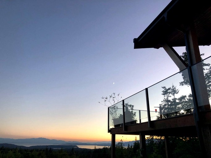 Vacation Rentals (Canada, --, --)