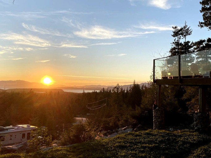 Vacation Rentals (Canada, --, --)