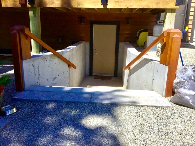 Vacation Rentals (Canada, --, --)