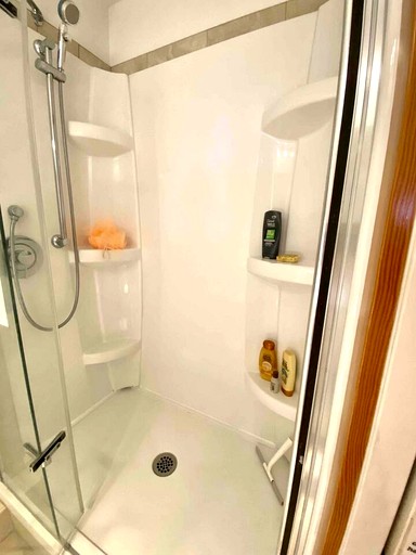 Vacation Rentals (Canada, --, --)