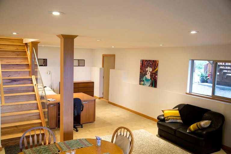 Vacation Rentals (Canada, --, --)