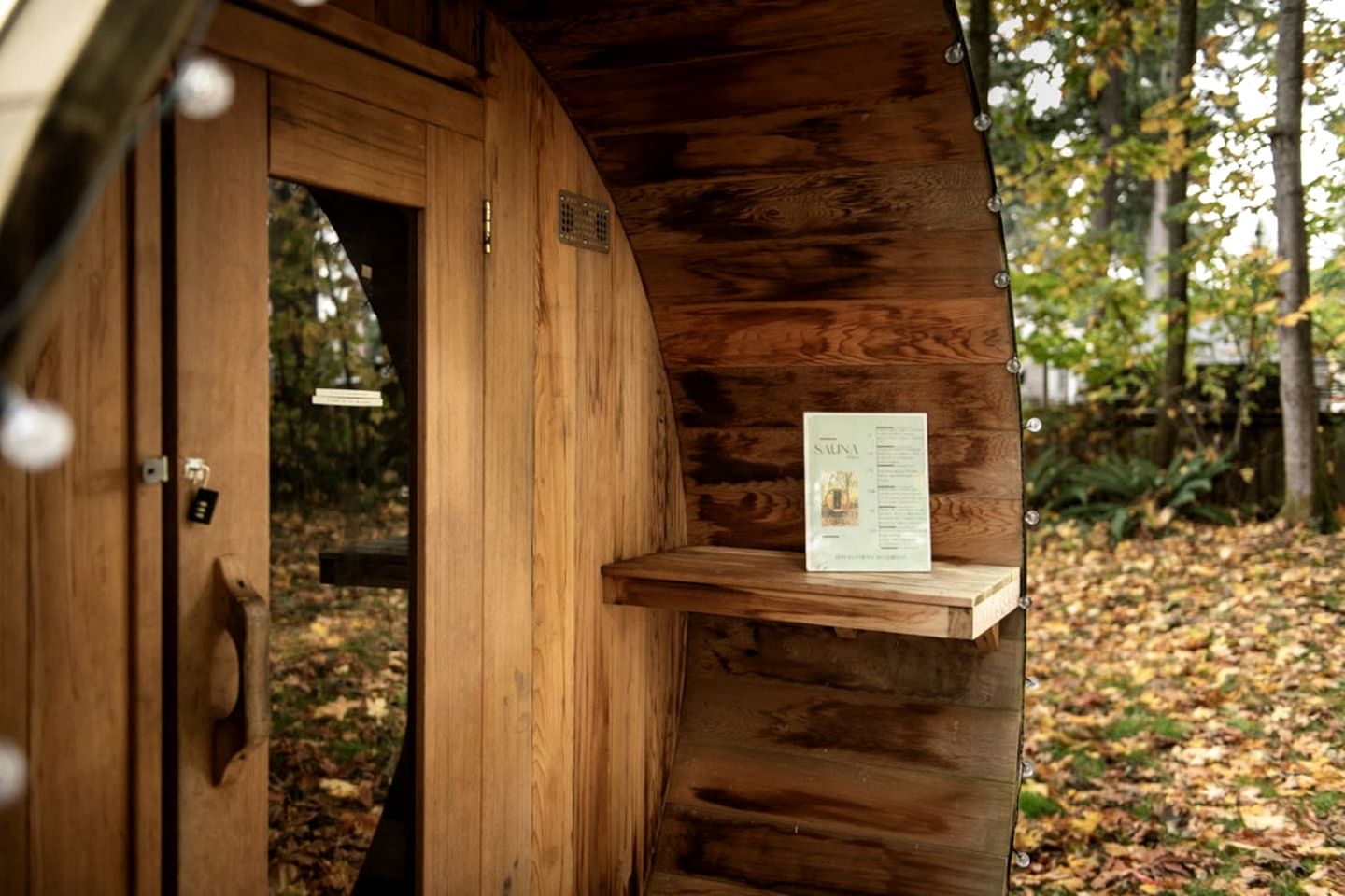 Chic Oceanfront Retreat with Cedar Sauna near Stories Beach in Campbell River, BC