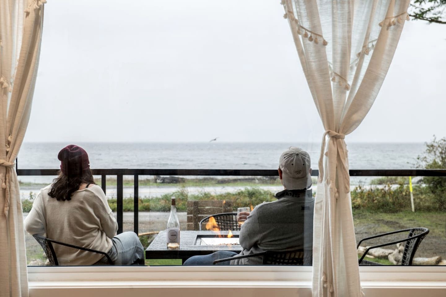Chic Oceanfront Retreat with Cedar Sauna near Stories Beach in Campbell River, BC
