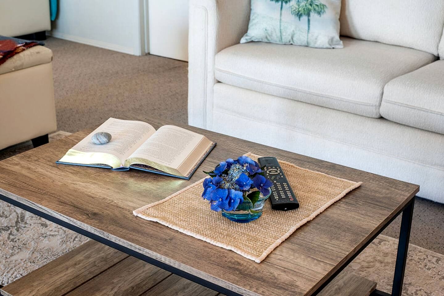 Beautiful Modern Beach House with Stunning Views of the Salish Sea in Campbell River, BC