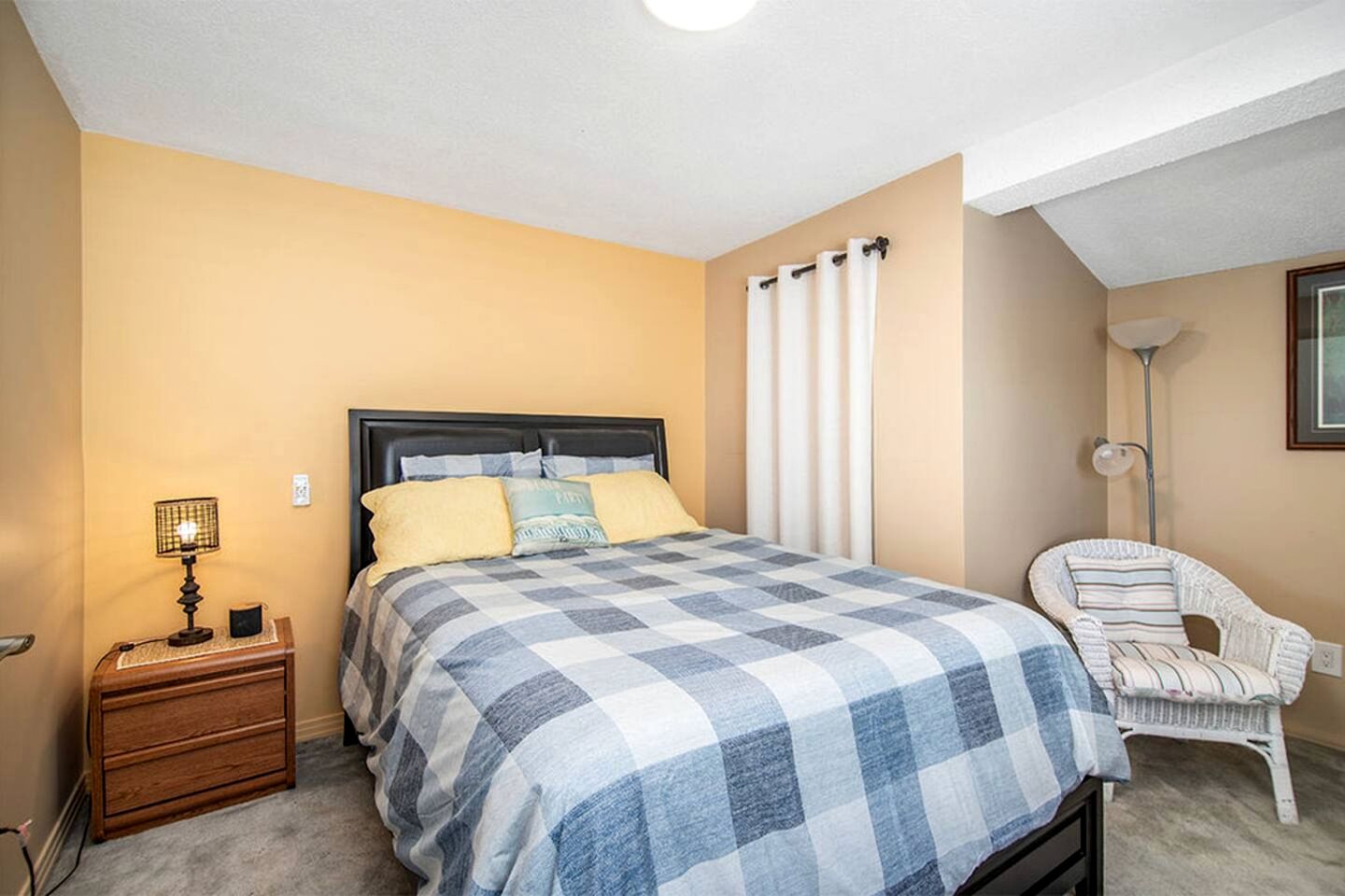 Beautiful Modern Beach House with Stunning Views of the Salish Sea in Campbell River, BC