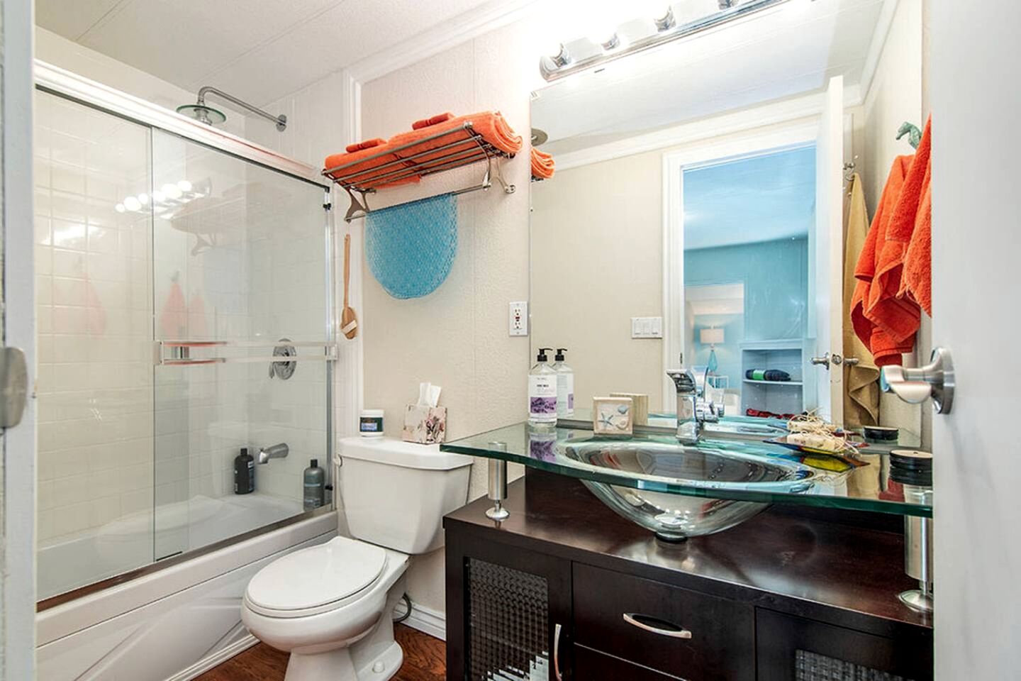 Beautiful Modern Beach House with Stunning Views of the Salish Sea in Campbell River, BC