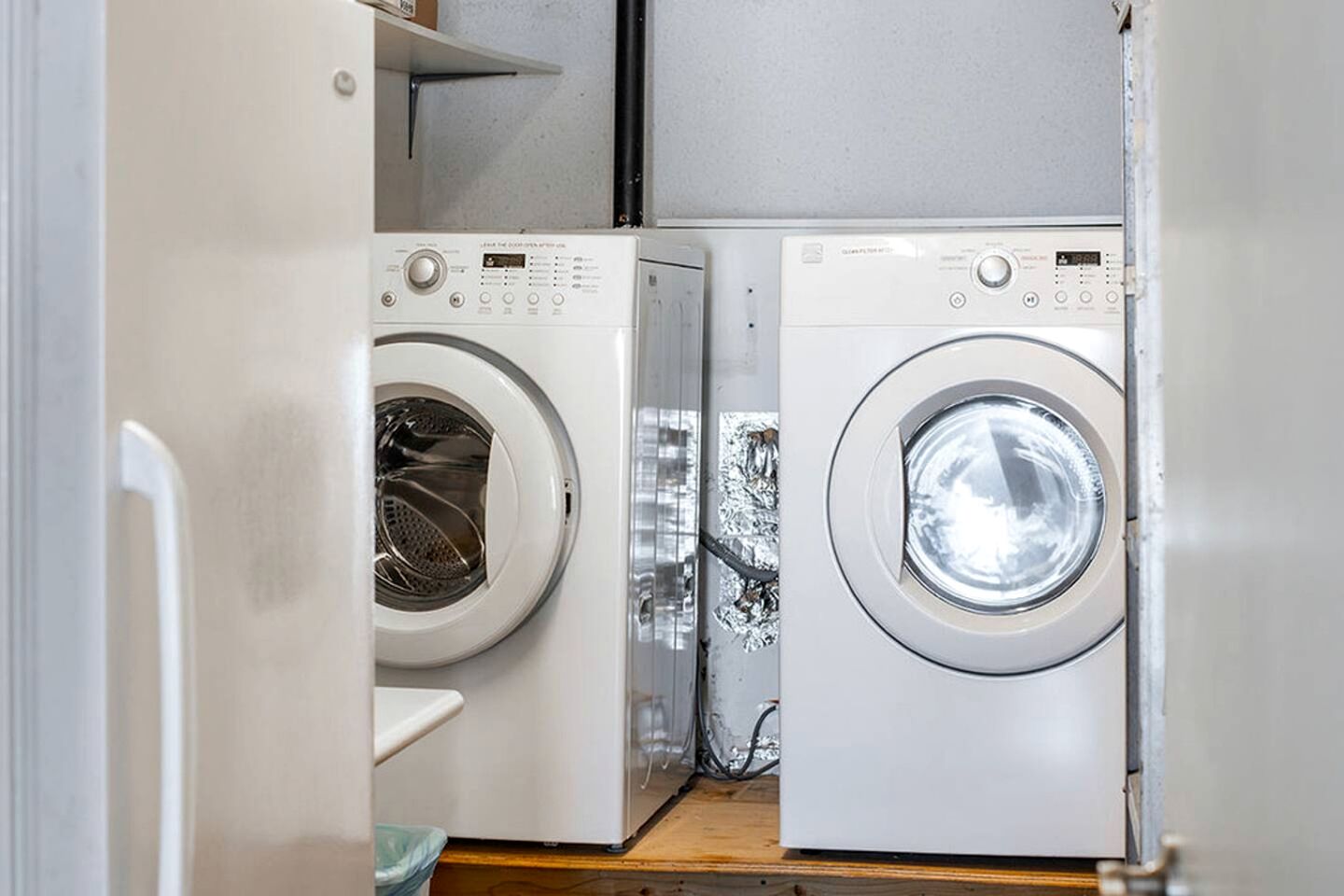 Beautiful Modern Beach House with Stunning Views of the Salish Sea in Campbell River, BC