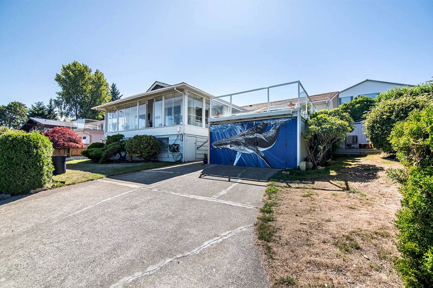 Beautiful Modern Beach House with Stunning Views of the Salish Sea in Campbell River, BC
