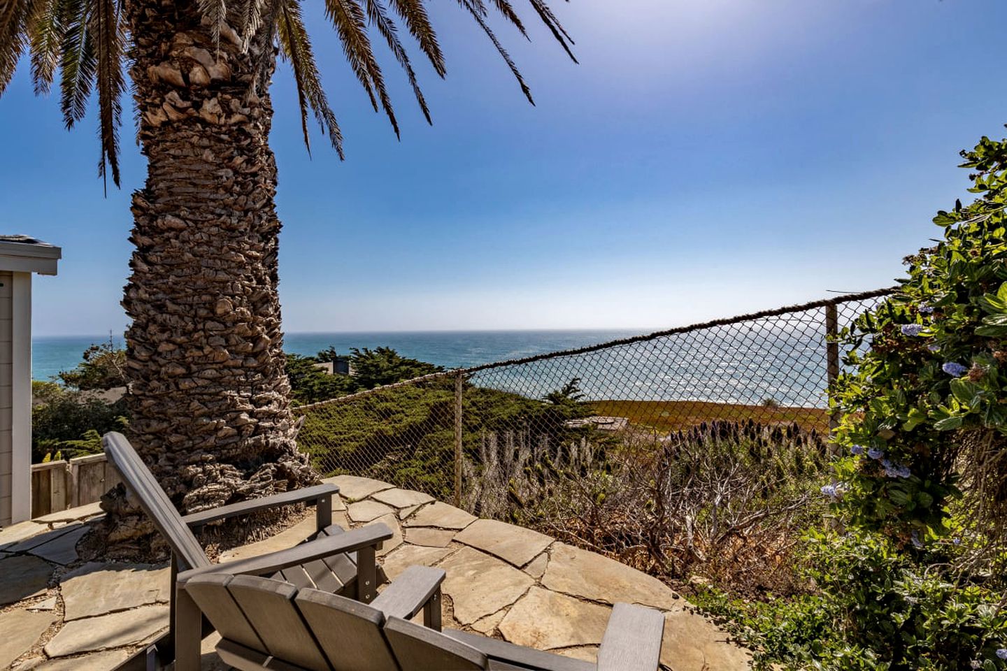 RUOceanfront Coastal Home w/ Breathtaking Views Hiking, Beaches