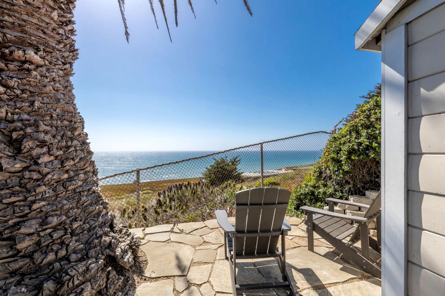 RUOceanfront Coastal Home w/ Breathtaking Views Hiking, Beaches