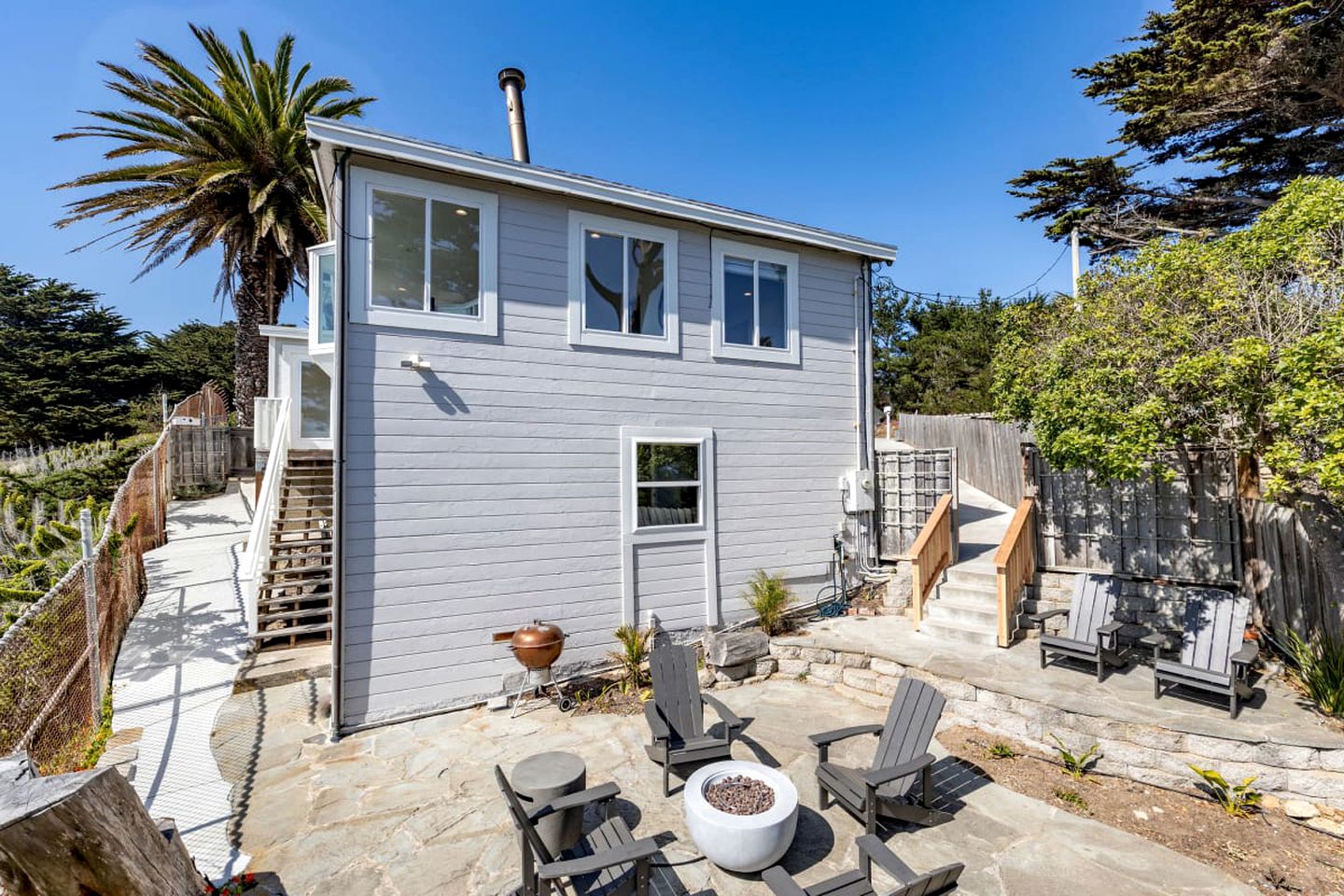 RUOceanfront Coastal Home w/ Breathtaking Views Hiking, Beaches