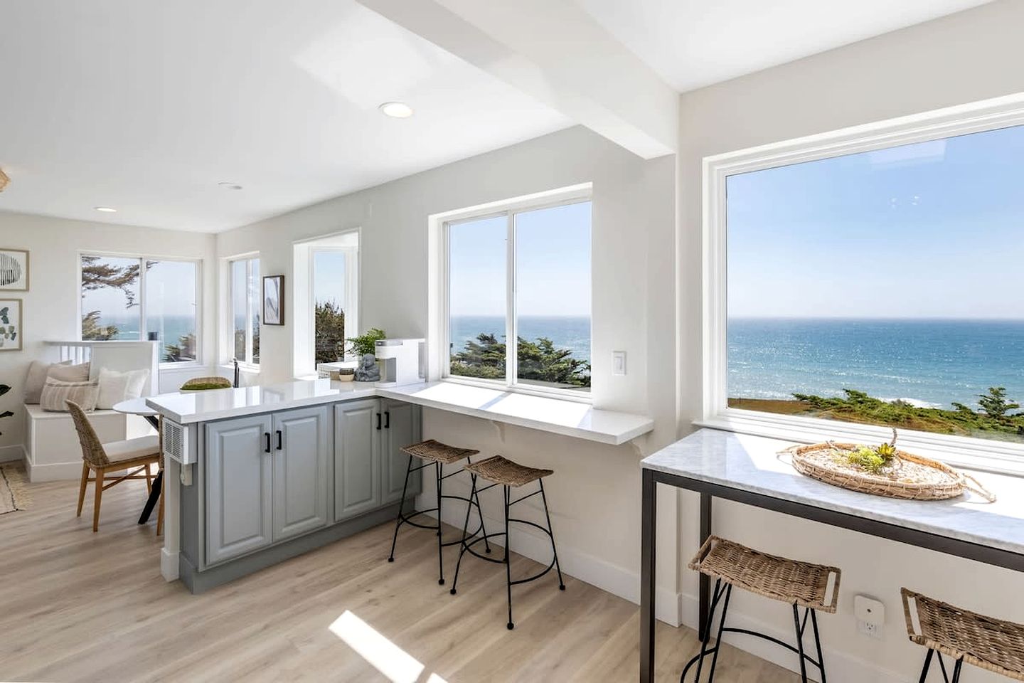 Scenic Oceanfront Coastal Retreat with Private Writer’s Space Near Montara Point Lighthouse, Northern California