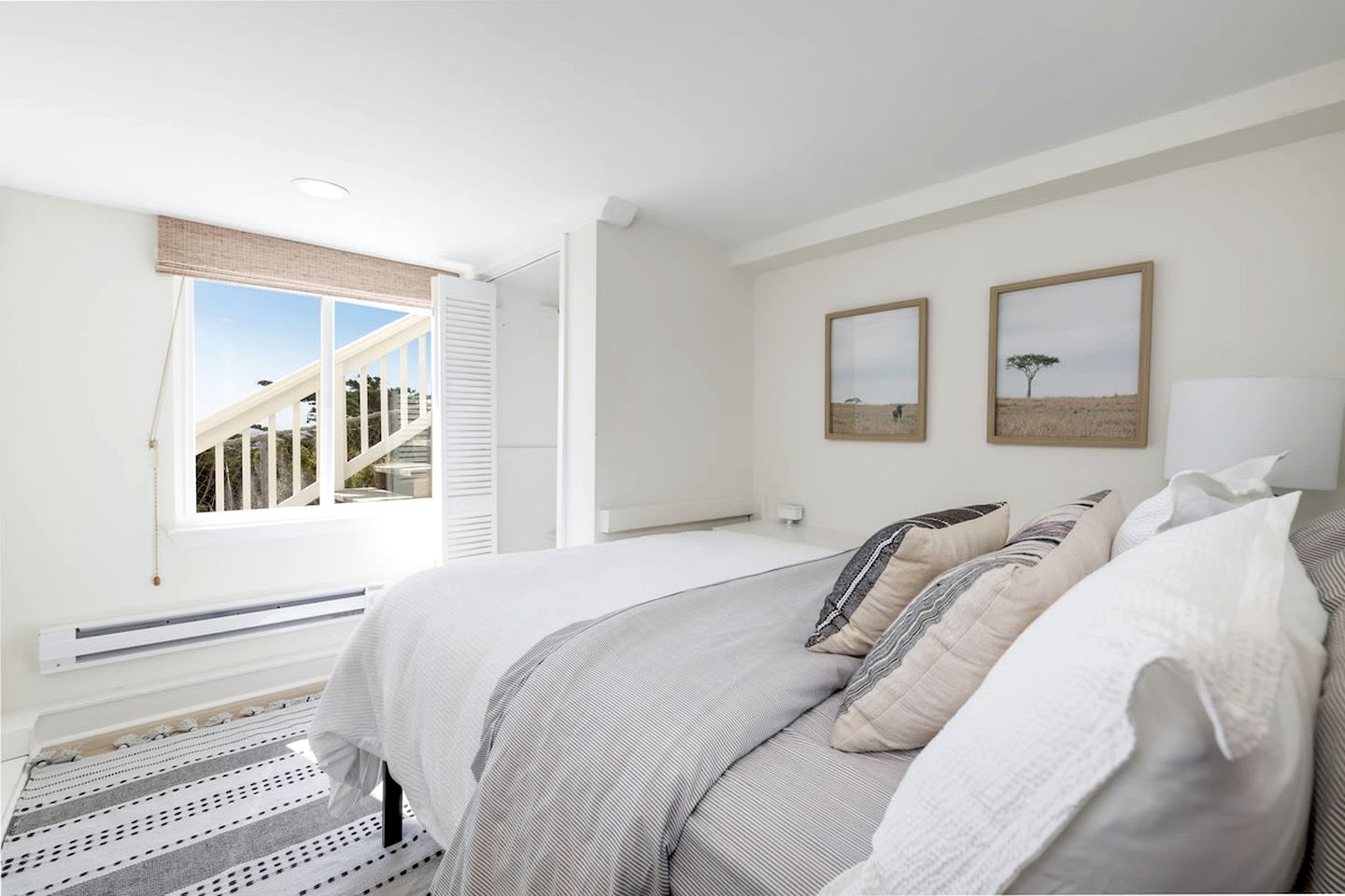 Scenic Oceanfront Coastal Retreat with Private Writer’s Space Near Montara Point Lighthouse, Northern California