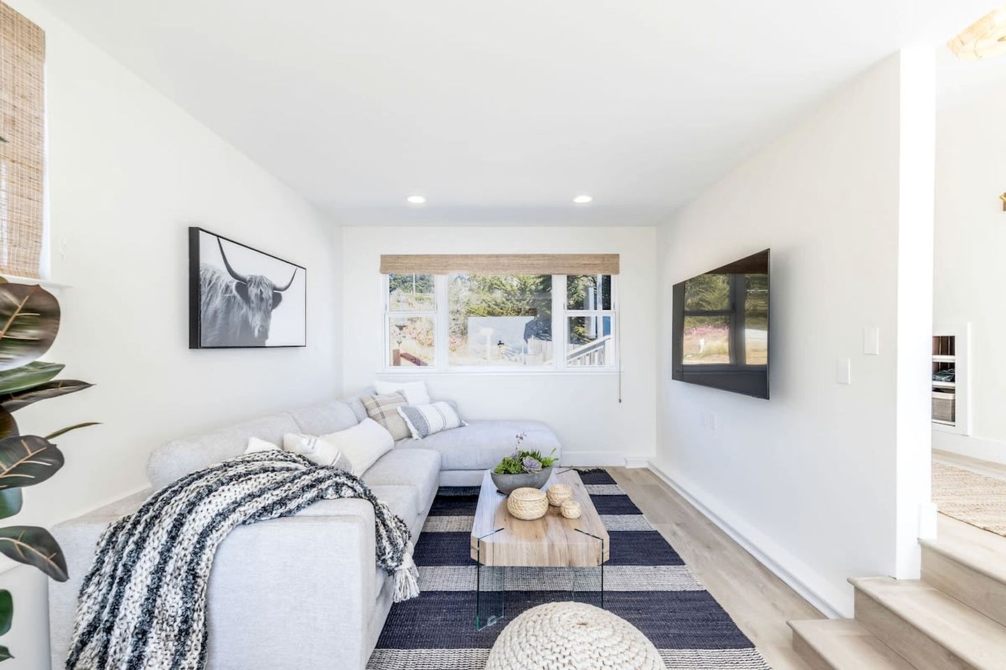 Scenic Oceanfront Coastal Retreat with Private Writer’s Space Near Montara Point Lighthouse, Northern California