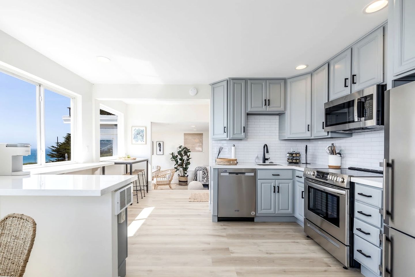 Scenic Oceanfront Coastal Retreat with Private Writer’s Space Near Montara Point Lighthouse, Northern California