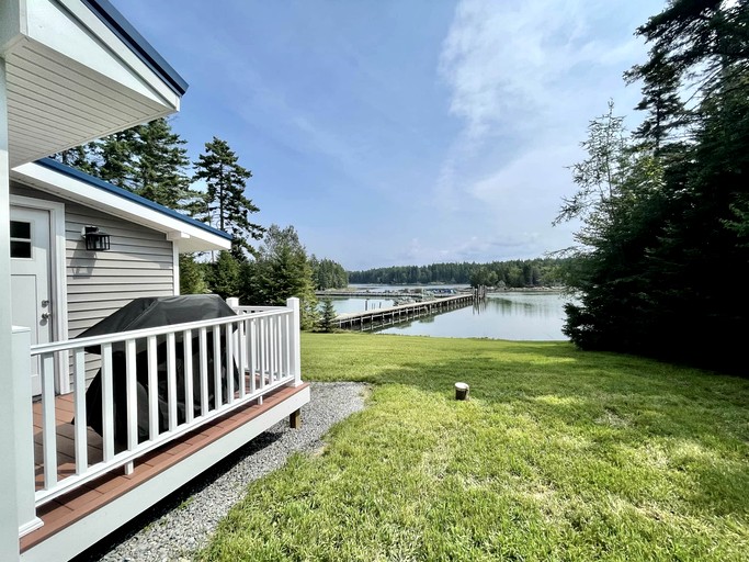 Cabins (United States of America, Milbridge, Maine)