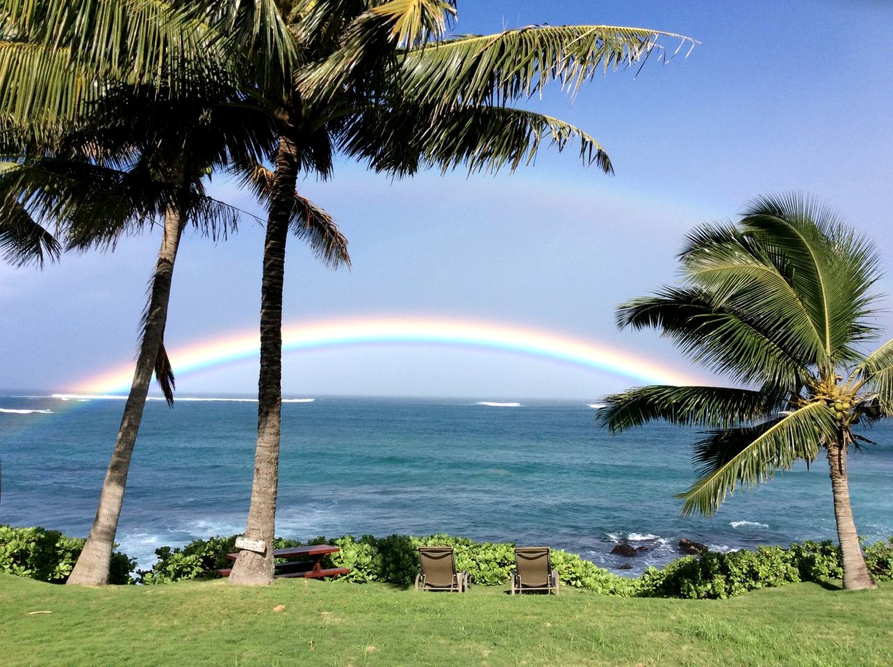 Oceanfront Cottage Rental for Couples Retreat on North Shore of Maui, Hawaii