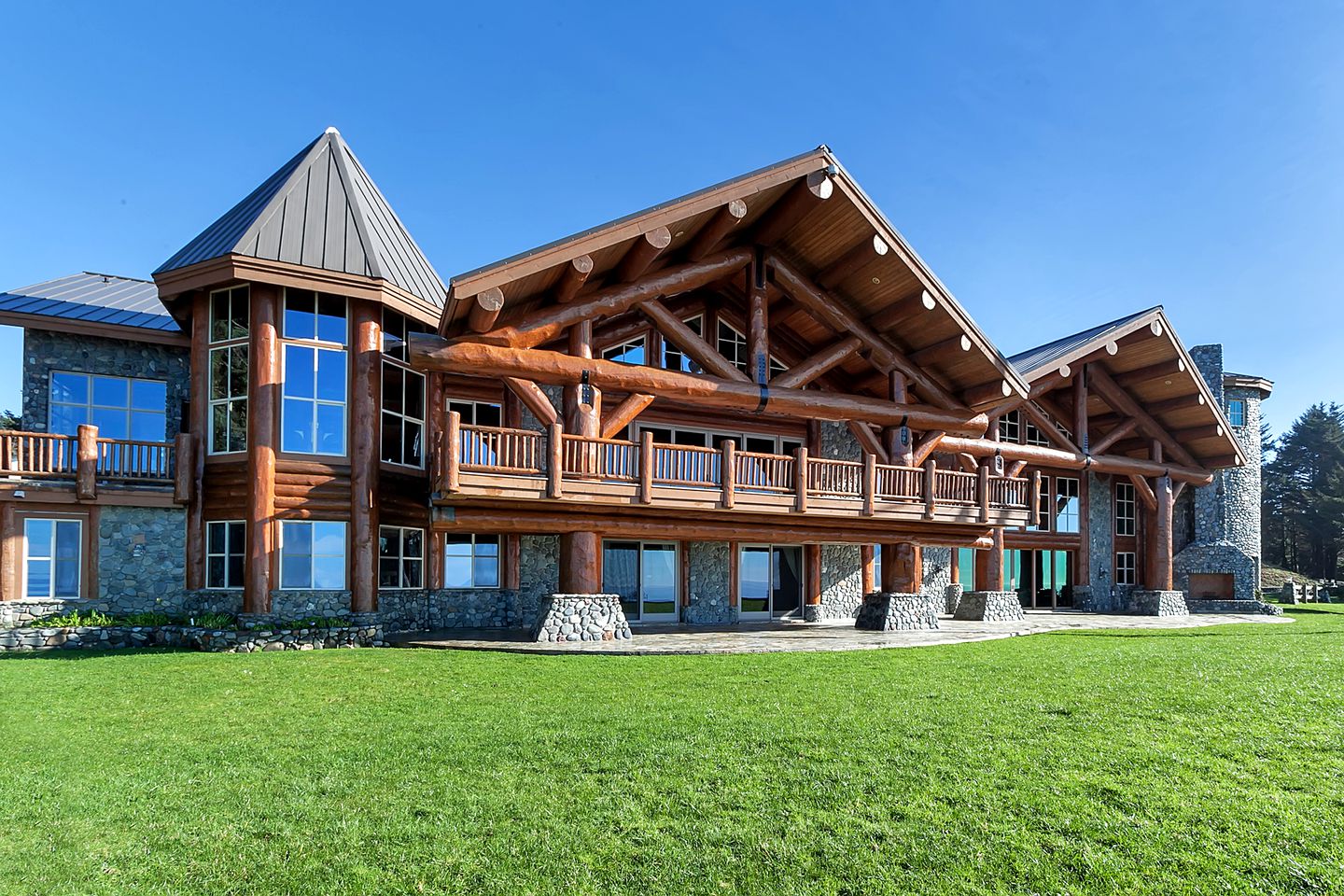 Log Cabins (Gold Beach, Oregon, United States)