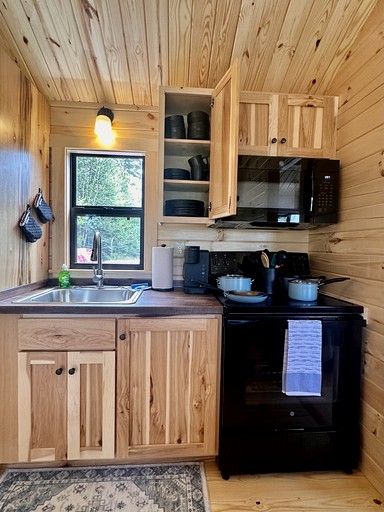 Cabins (United States of America, Milbridge, Maine)