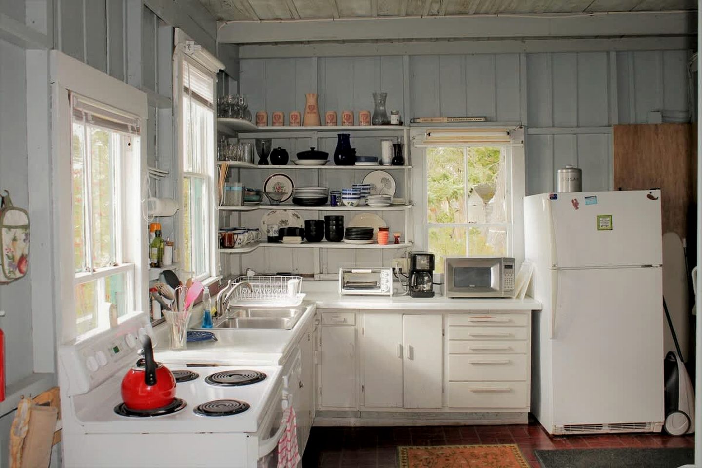 Scenic Waterfront Summer Cottage with Ocean Views, Kayaking & Beach Access near Bar Harbor, Hancock Point, Maine