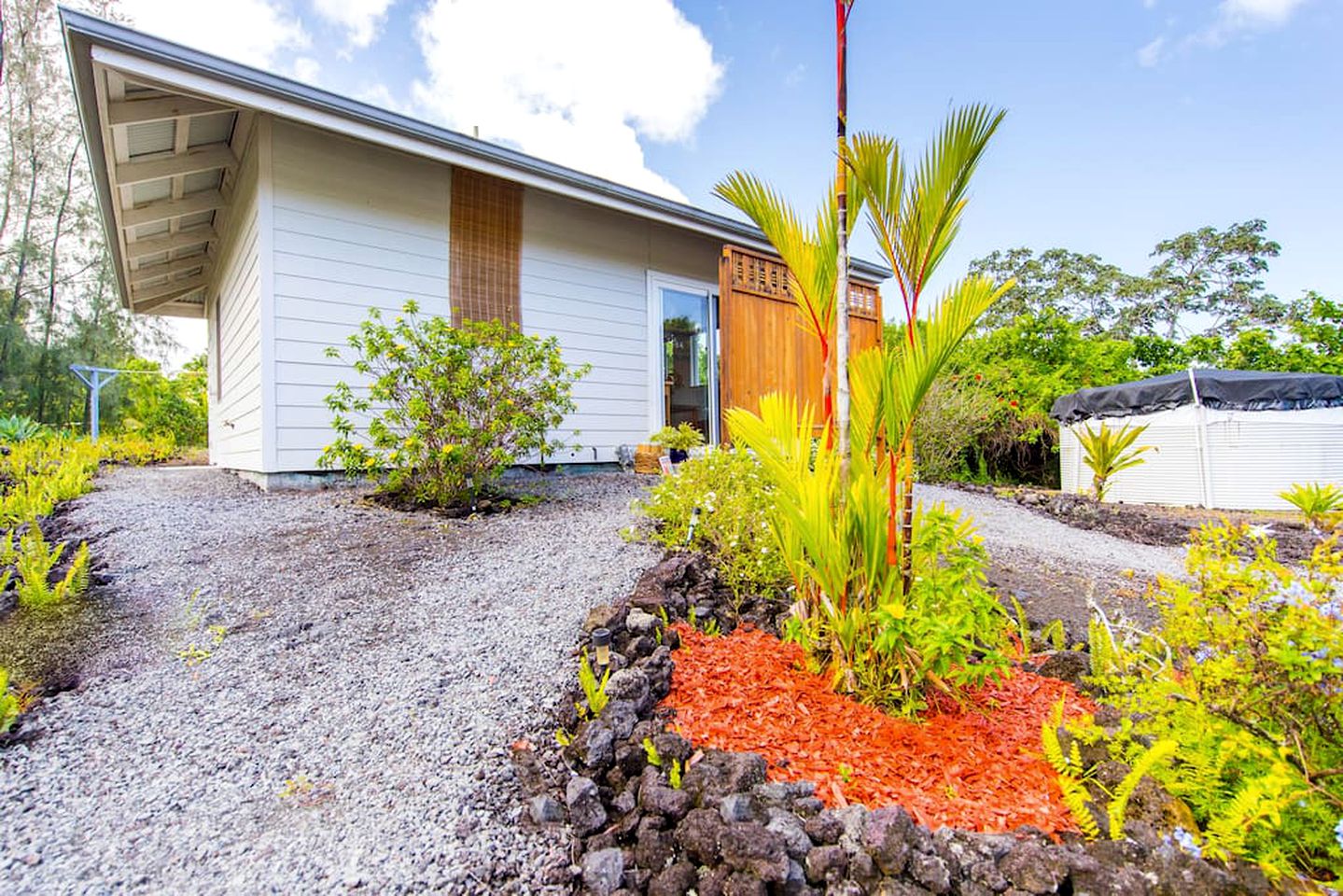 Tropical Cottage Rental near Kehena Beach in Pahoa, Hawaii
