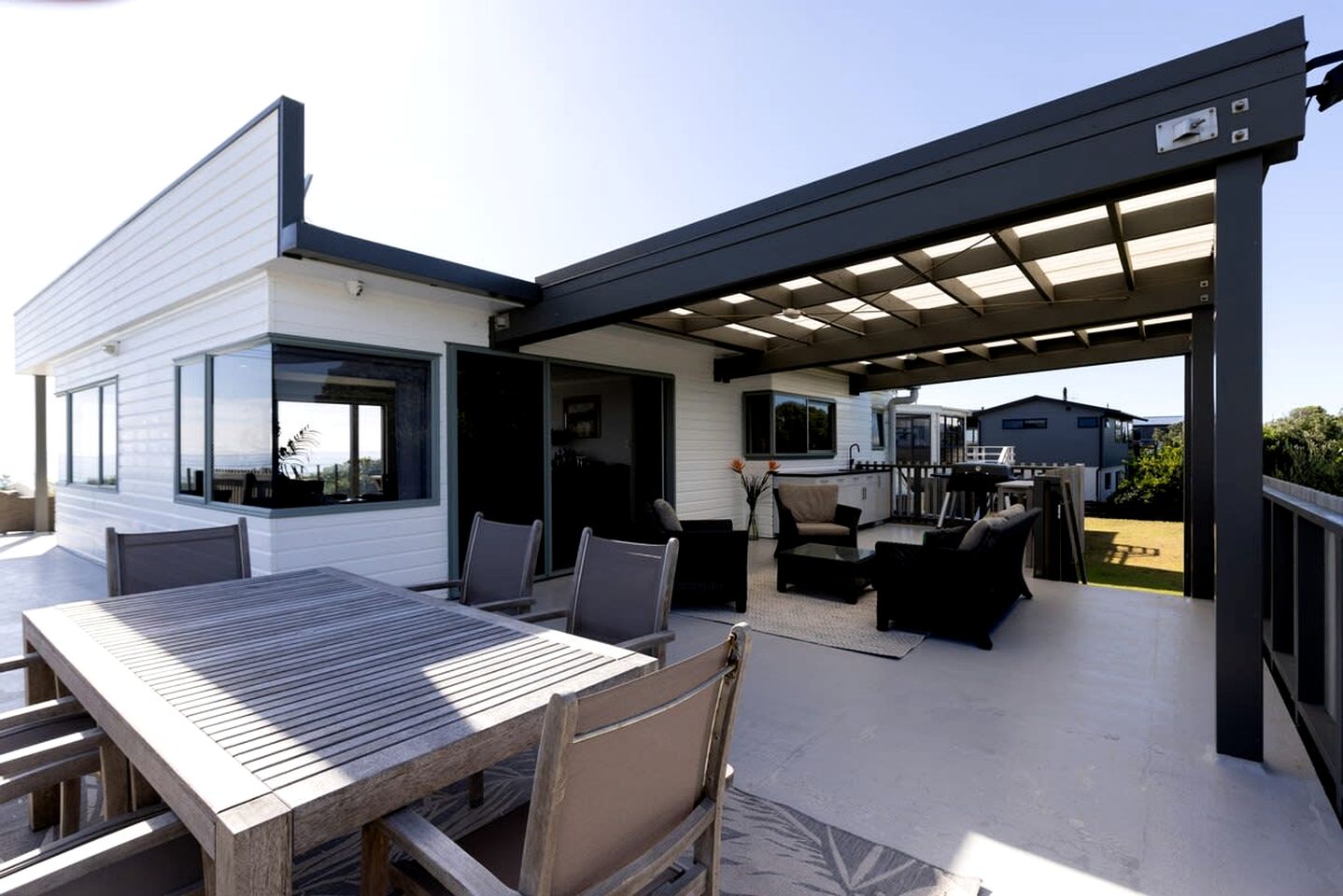 Stunning Beachfront Holiday Home with Dual Sun Decks Near Waihi Beach Village | Waihi Beach, Bay of Plenty