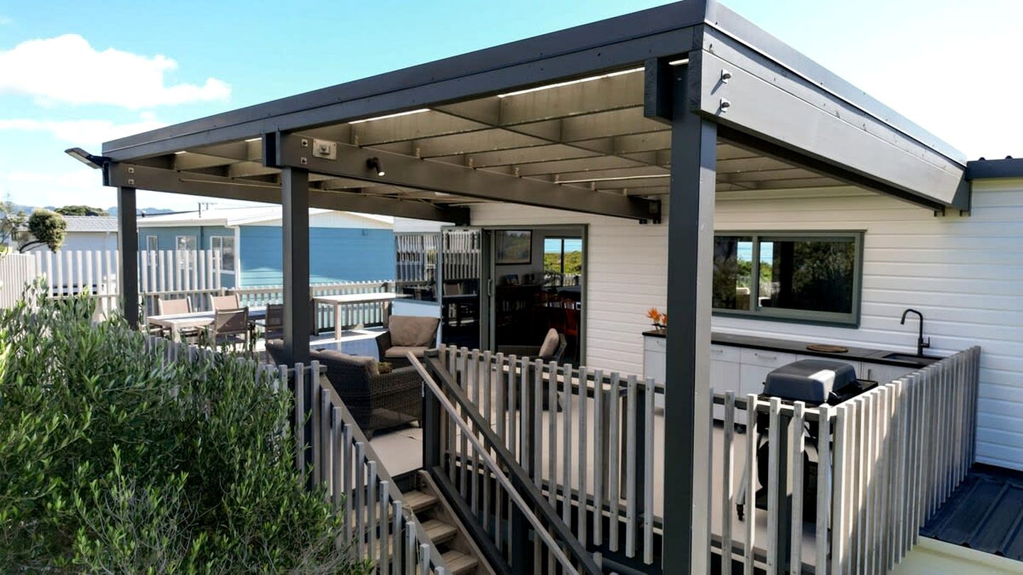 Stunning Beachfront Holiday Home with Dual Sun Decks Near Waihi Beach Village | Waihi Beach, Bay of Plenty