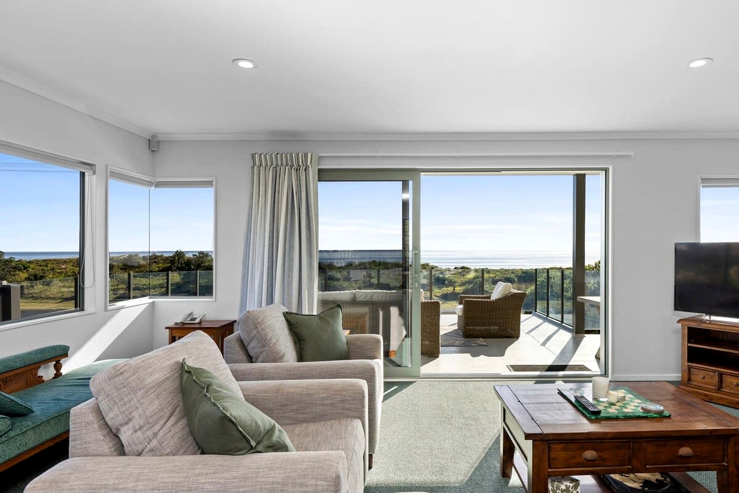 Stunning Beachfront Holiday Home with Dual Sun Decks Near Waihi Beach Village | Waihi Beach, Bay of Plenty