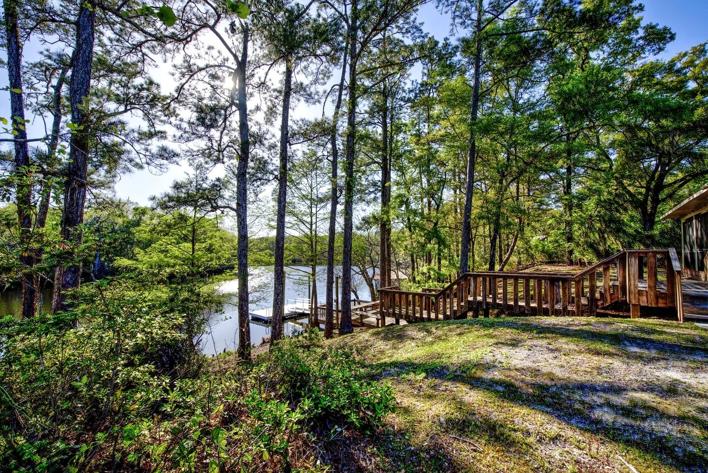 Ochlockonee River Cottage with Scenic Island Vista in Wakulla County, FL