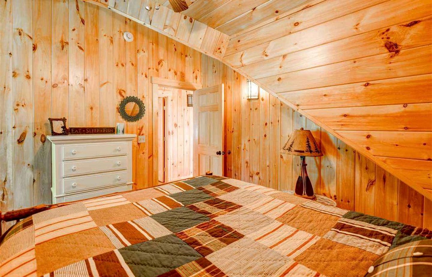 Beautiful and Modern New England Cabin for a White Mountains Vacation