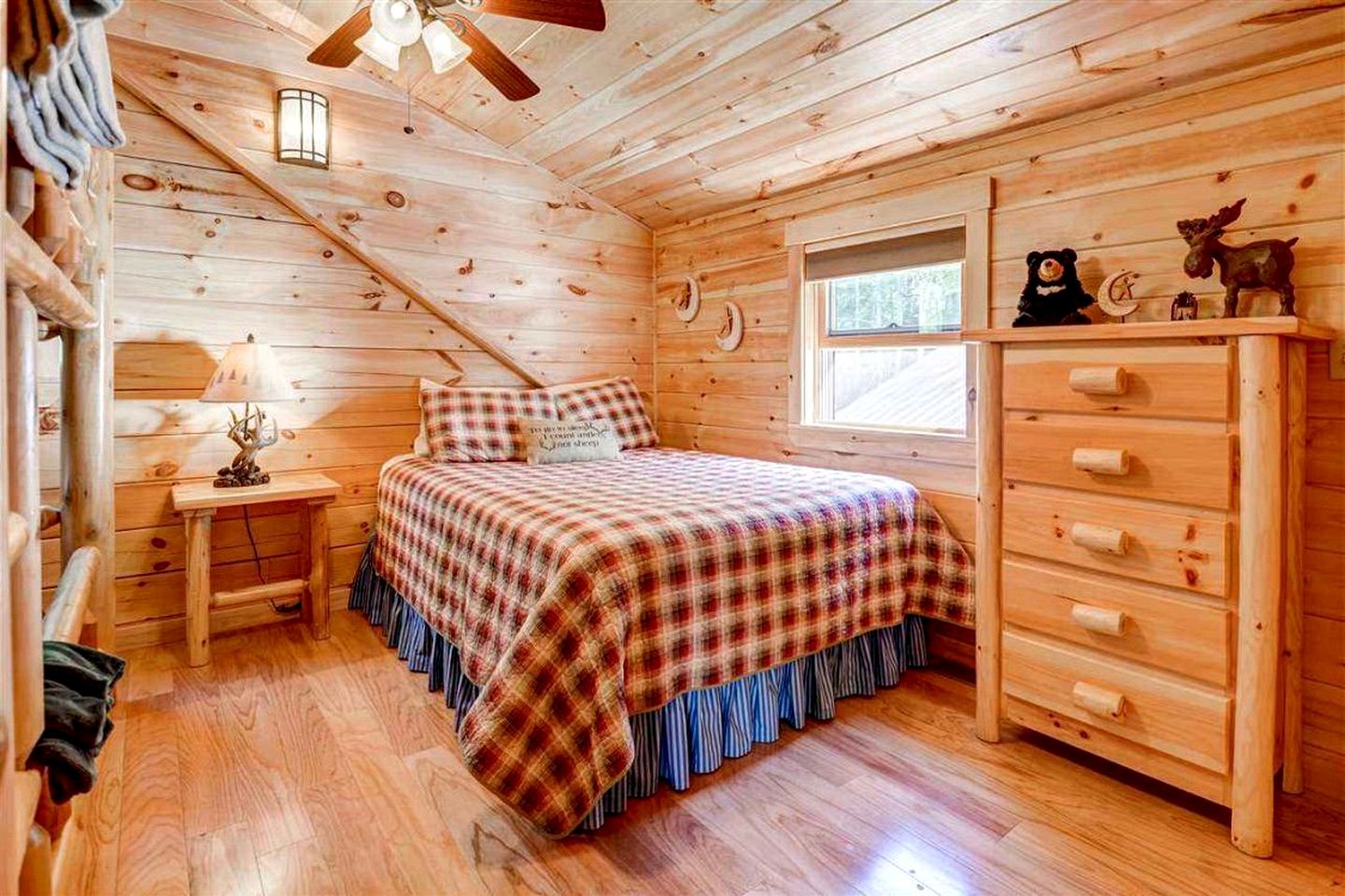 Beautiful and Modern New England Cabin for a White Mountains Vacation