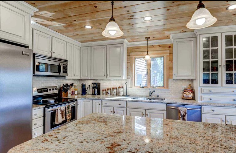 Cabins (United States of America, Whitefield, New Hampshire)