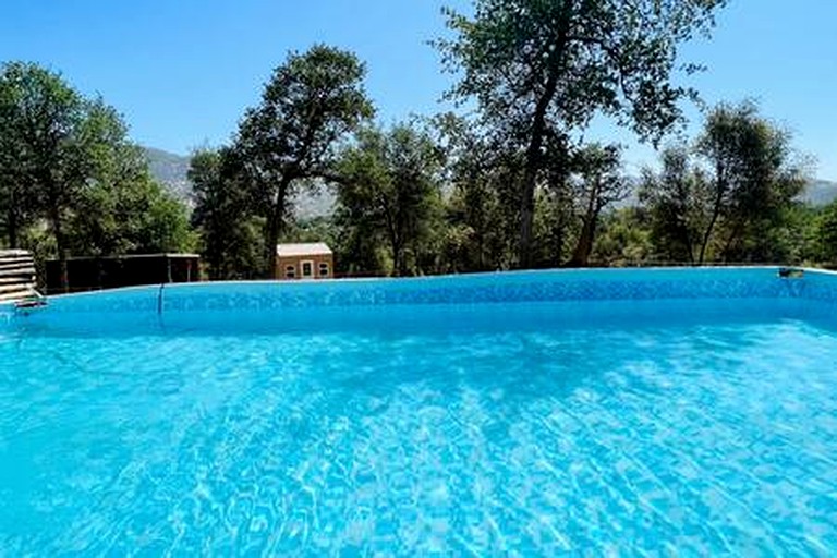 Cabins (United States of America, Fresno, California)